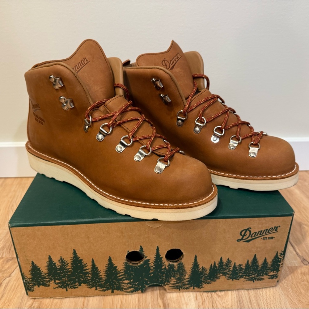 Danner Men's Tan Leather Lace-Up Boots